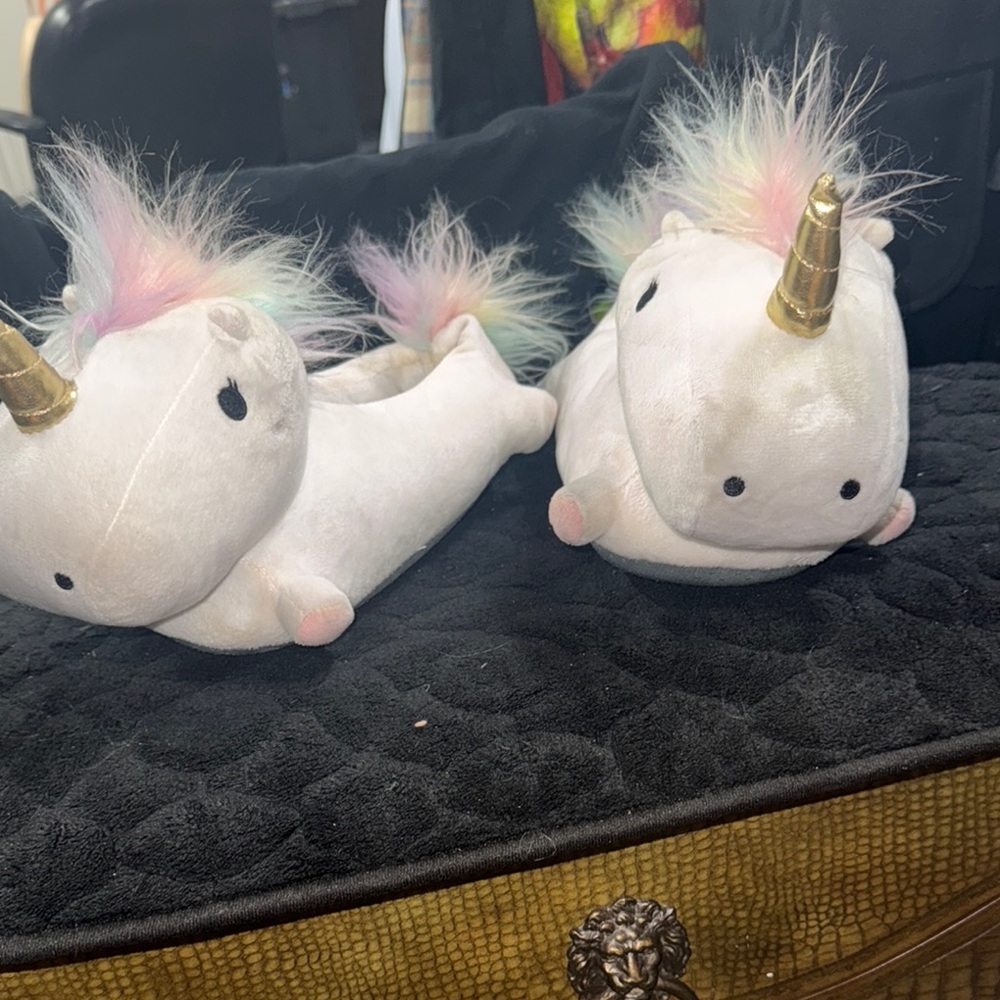 Adorable Unicorn Plush Slippers for Kids - White and Gold